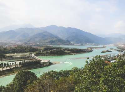 水坝 都江堰 四川 中国 水 景观 山 丘陵 看法 都江堰