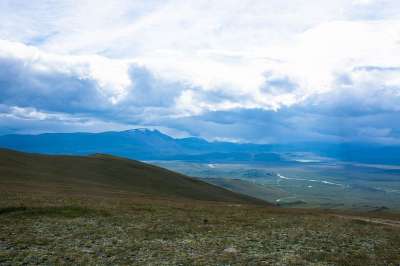 山 丘陵 植被 云 景观