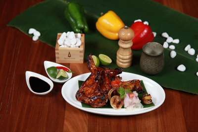 烤排骨 烧烤 猪肉 肋骨 家禽 餐厅 酸的 甜的 酱 食物