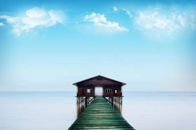蓝色的 海洋 房子 桥 浮船 景观 天空 云 蓝房子 蓝色的云