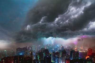 城市 夜晚 风暴 景观 幻想 云 建筑物 闪电