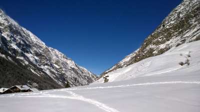 山 雪 全景 冬天 自然 登山 寒冷的 景观 天空 概述