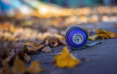 涂鸦 喷雾器 喷雾可以 艺术 老的 丢失的地方 建造 衰变 弃
