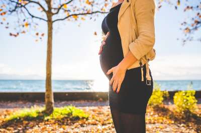 秋天 落下 产妇 自然 海洋 户外 人 怀孕 孕 海 水