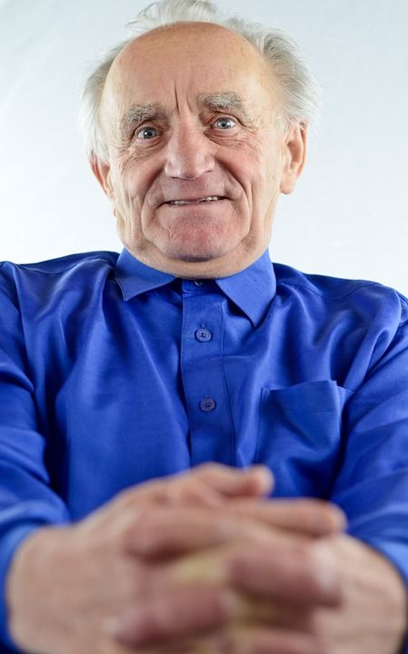 祖父 老人 微笑 老年 老的 男人 肖像 男性 退休 脸