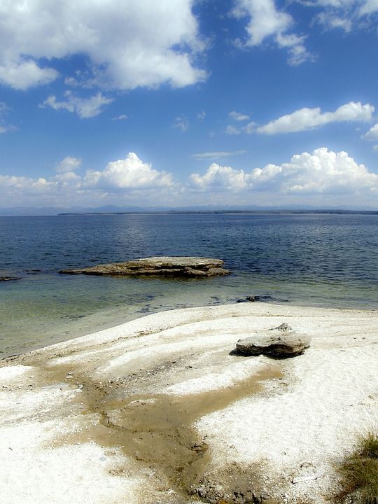 黄石湖 怀俄明州 美国 景观 风景 旅游景点 侵蚀 喷泉 自然