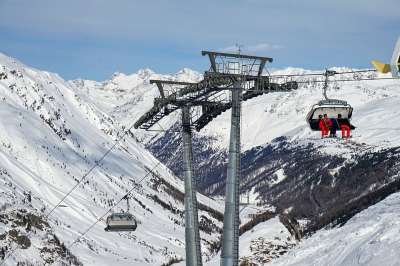 雪 冬季 山 寒冷的 体育 自然 山峰 滑雪场 滑雪胜地 追踪