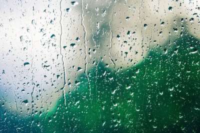 背景 飞沫 雨滴 雨 筛选 窗户 湿的 玻璃 玻璃 下雨 滴