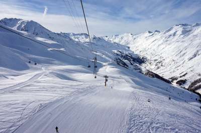 雪 冬季 山 寒冷的 体育 山峰 高山 季节 自然 滑雪胜地