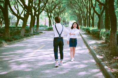大学校园 自拍 学生妹 牛仔裤 姐妹 美女 学生