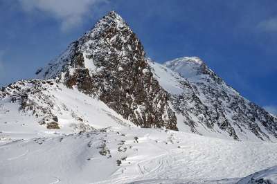雪 冬季 山 寒冷的 体育 山峰 高山 季节 自然 滑雪胜地
