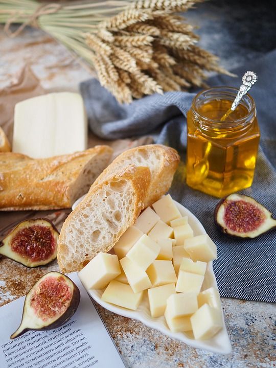 起司 面包 食物 早餐 小吃 法国面包 图 蜜糖 小麦 盘子