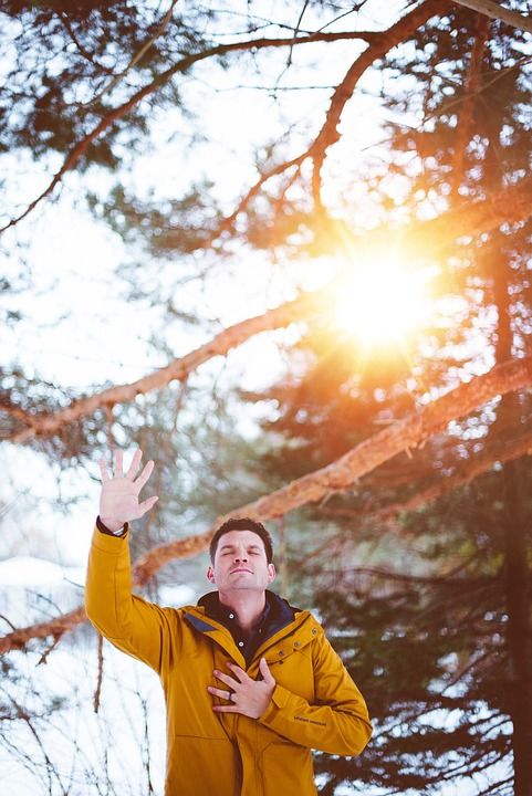 人们 男人 夏天 秋天 落下 太阳 阳光 真诚 崇拜 称赞