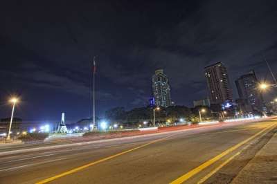 夜晚 晚上 街道 路 高速公路 灯 摩天大楼 建造 城市的