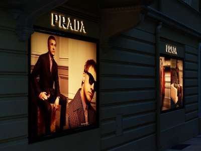 广告 广告板 广告牌 广告海报 普拉达 Prada 投影仪 霓虹灯