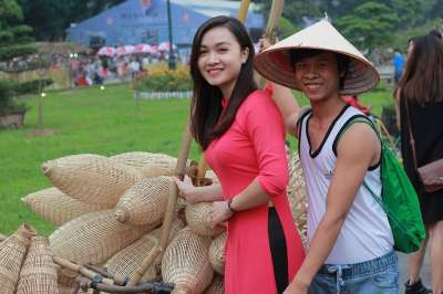 裙子 帽子 美丽 传统服饰 越南美女 越南人 越南妇女 长寿