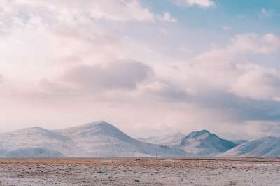 景观 山 Nevado 雪 假日 房屋在沙漠中