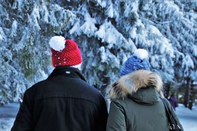 走 冬季 夫妻 一起 雪 弗罗斯特 冻结 Dec 白 兜帽