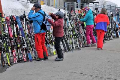 滑雪 滑雪板 滑雪者 采尔马特 瑞士 体育 阿尔卑斯山 人 街道