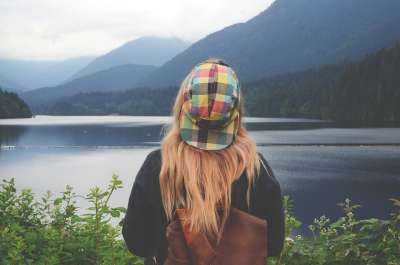 湖 山脉 山 自然 人 树木 水 女士