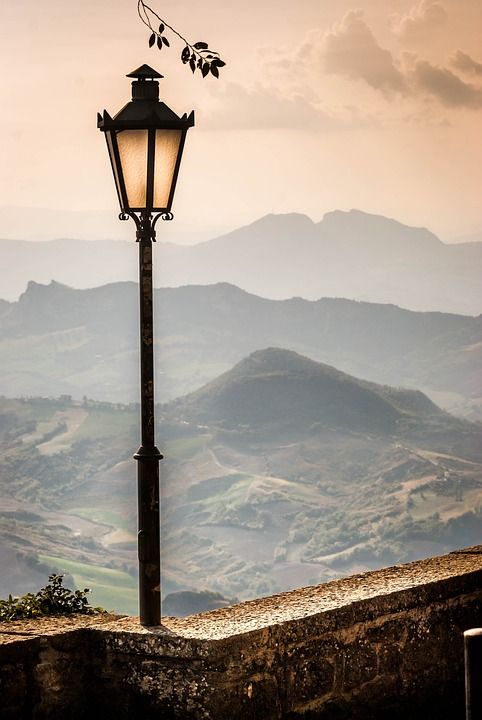 Sanmarino 山 景观 旅游 风景秀丽的 城堡 概述 意大利