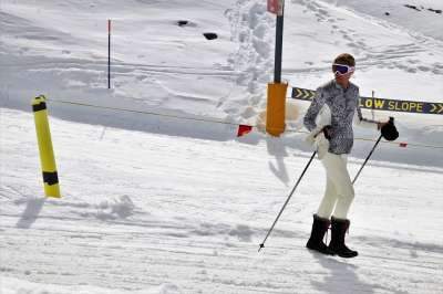 雪 冬季 体育 美丽 女士 阿尔卑斯山 采尔马特 样式 冰