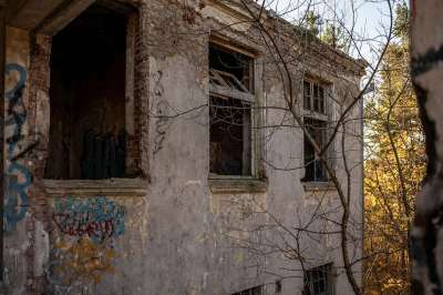 弃 建造 涂鸦 破旧的 废墟 墙 视窗 结构 Urbex