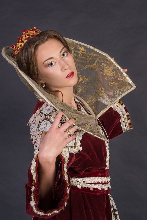 时装模特 女王 纵向 模型 发型 时尚 华丽的 青年 美容
