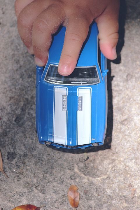 车 玩具 玩具车 童年 孩子 男孩 乐趣 车辆 小的 游戏