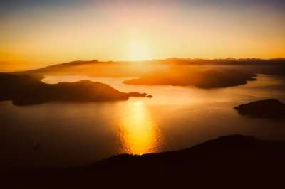 加拿大 湖 水 反思 河 山 景观 日出 多雾路段 森林