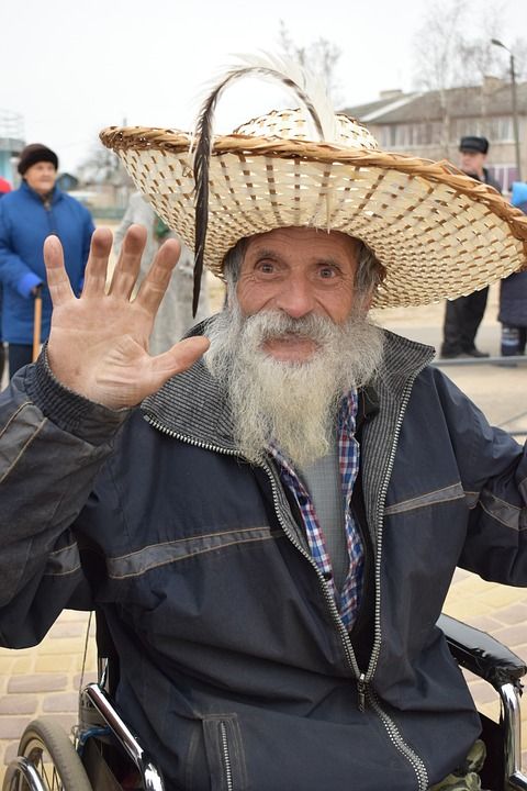 帽子 老人 手 胡须 灰色 羽毛 人 老的 人类 街 手表
