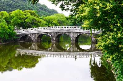 韩国 大邱 河 森林 教堂是错误的