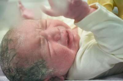 婴儿 新生儿 出生 妈妈 孩子 小 幸福 人类 生活 呼吸