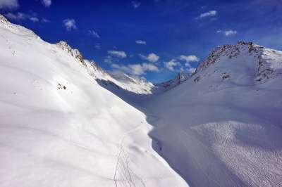雪 冬季 山 寒冷的 体育 山峰 高山 季节 自然 滑雪胜地