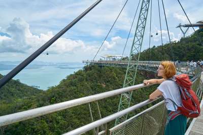 女孩 女子 旅游 包 背包 马来西亚 桥 岛 自然 高 格子