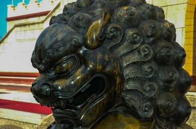 Broncefigur 狮子 雕塑