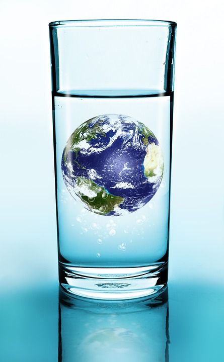 玻璃 玻璃 喝 水 地球 蓝色的 透明的 行星 世界 地图