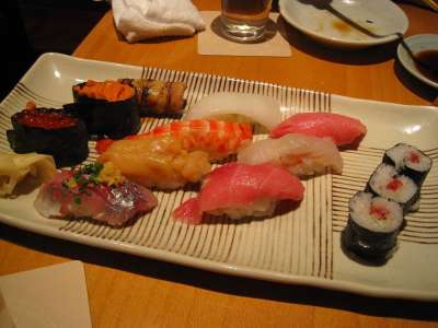 日本的食品 真正的寿司 生的 寿司 Tsukijishijo 站 鱼