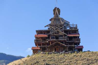 大自然壁纸 自然壁纸 高清壁纸 房子 弃 山 废墟 建造 木房子