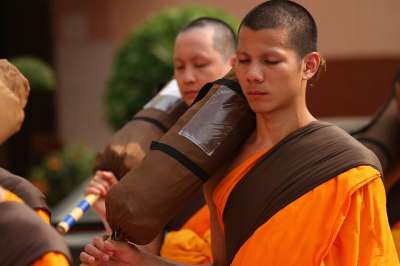 佛教徒 僧侣 走 传统 仪式 泰国 节日 祈祷 扫管笏 法身