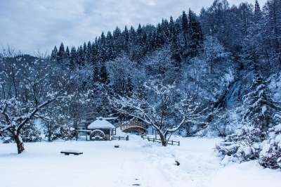 日本 冬季 四个季节 雪 大雪 秋田 七滝 日本的老故事 旧没有