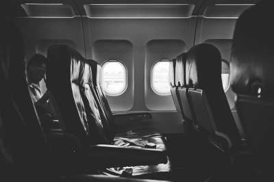 飞机 座位 小岛 视窗 旅行 运输 灰色的旅行 灰色的窗口