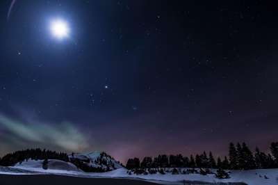 瑞士 Gurnigel 长期接触 星星 山 灯 傍晚的天空 夜空