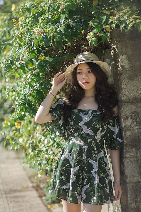 大叻 女孩 女性 植物 人们 帽子 虽然 漂亮 亚洲 白皮肤