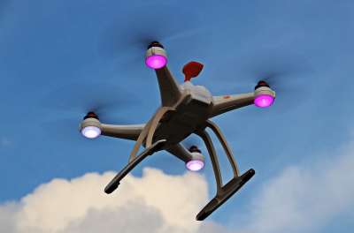 无人驾驶飞机 飞行无人机 天堂 云 Quadrocopter 飞行