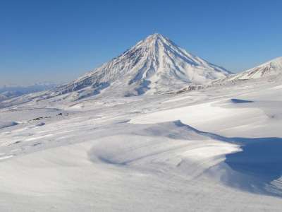 科里亚克火山 堪察加半岛 冬季 白雪皑皑的群山 雪 寒冷的早晨 自然