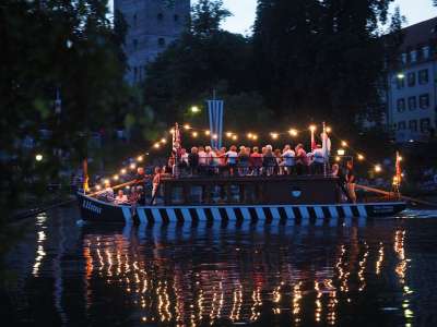 船 乌尔默盒 多瑙河 乌尔姆 灯小夜曲 灯的节日 流动 水