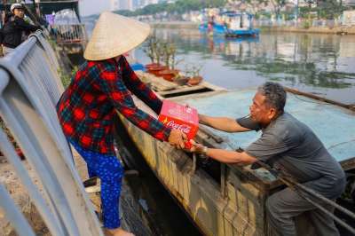 船 桥 可口可乐 饮料 Tet 越南 节日 传统 人们 文化