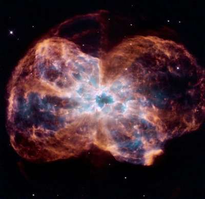 Ngc 2440 行星状星云 星座小狗 中央星 爆炸 喷射出的气体云