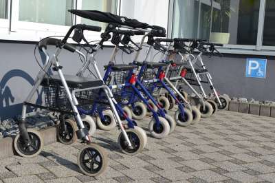 Rollator 年长者 残疾人停车 助行器 老人 老的 流动性